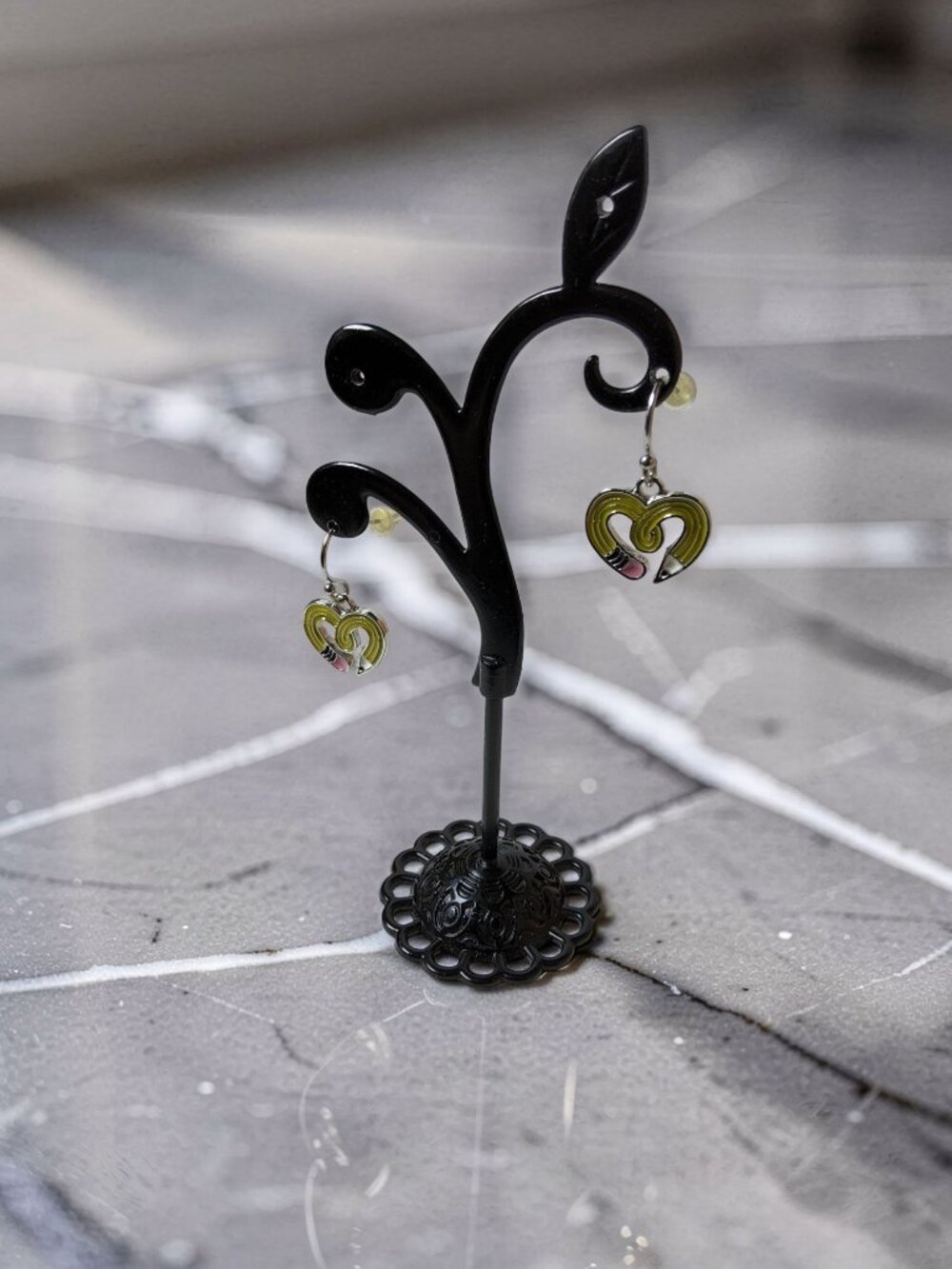 Vintage enamel and silver tone heart shaped twisted pencil French wire fashion e